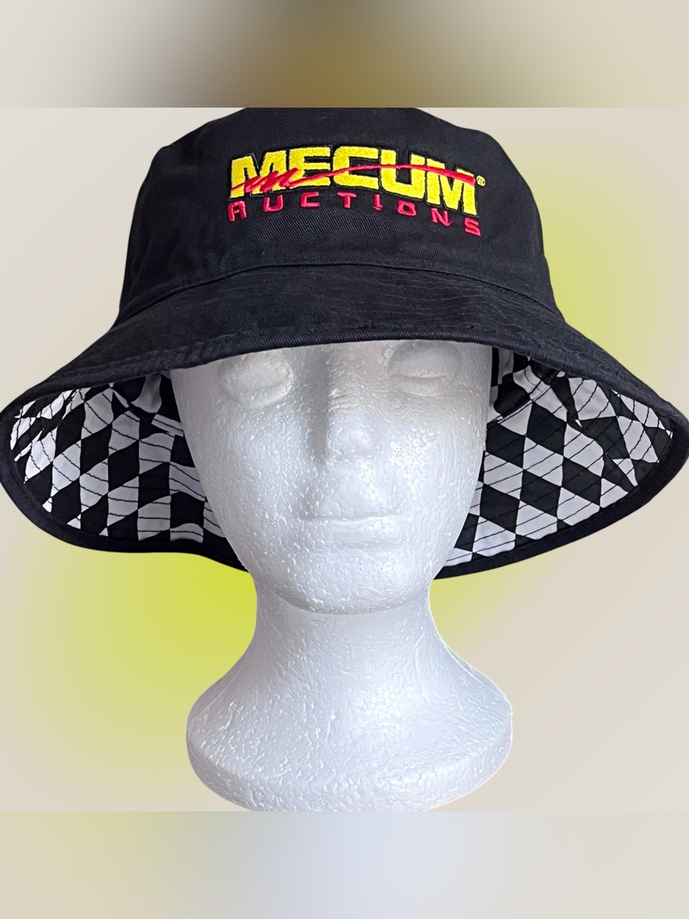 NWOT Mecum Auto Auctions Bucket Hat Black Reversible